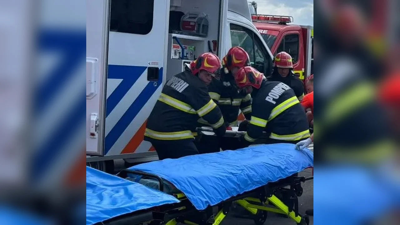La Băile Felix, o femeie și un minor au fost scoși dintr-un autoturism; patru persoane la spital