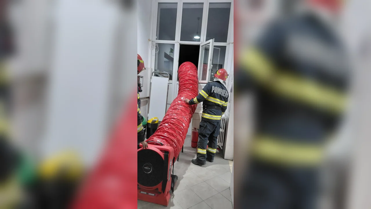 Plan Roșu la spitalul psihiatric din Ștei: incendiu stins, 116 persoane scoase afară